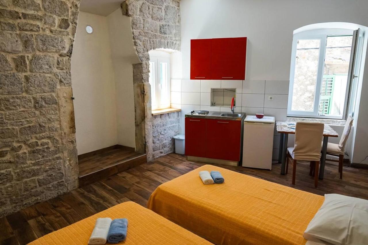 Studio Apartment In The Old City Of Šibenik Buitenkant foto